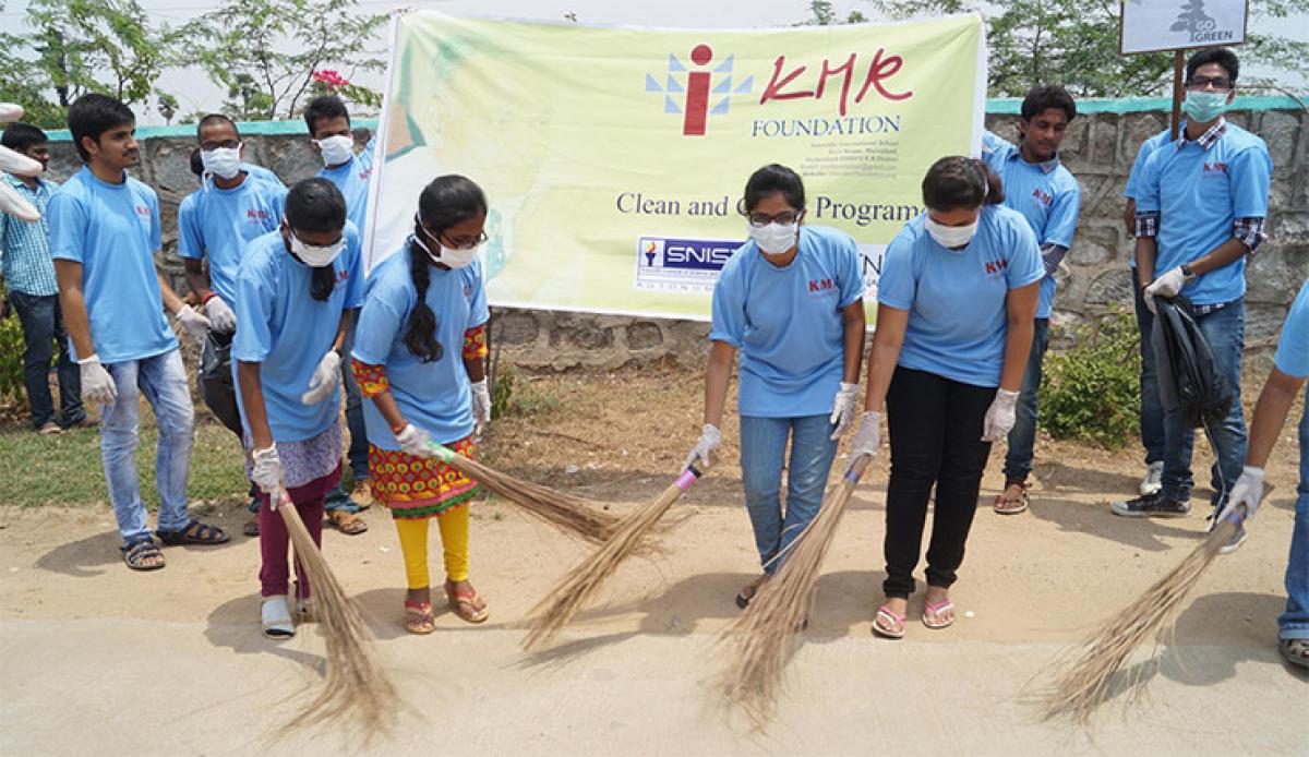 Students of SNIST on plantation drive